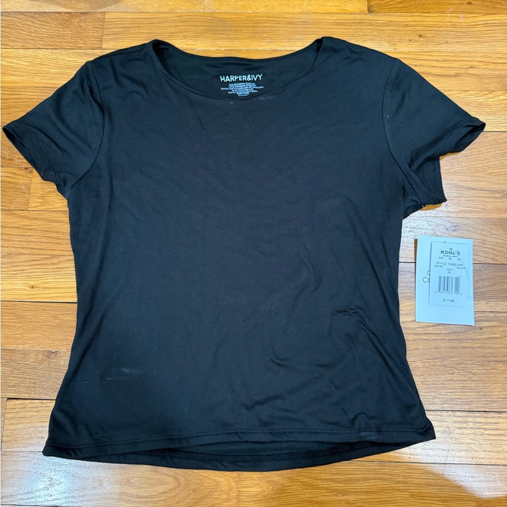 Kohl's Black Short Sleeve Women's Tee